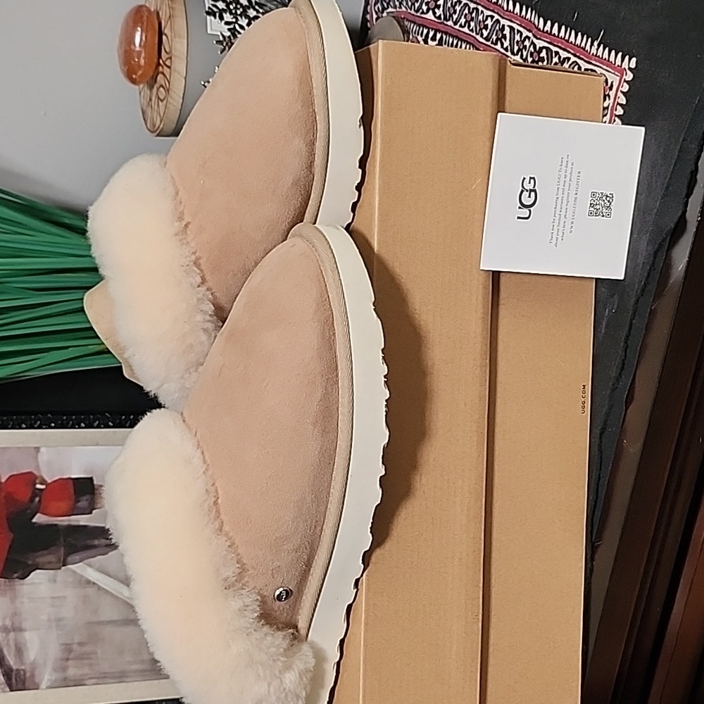 UGG | Classic Slippers II